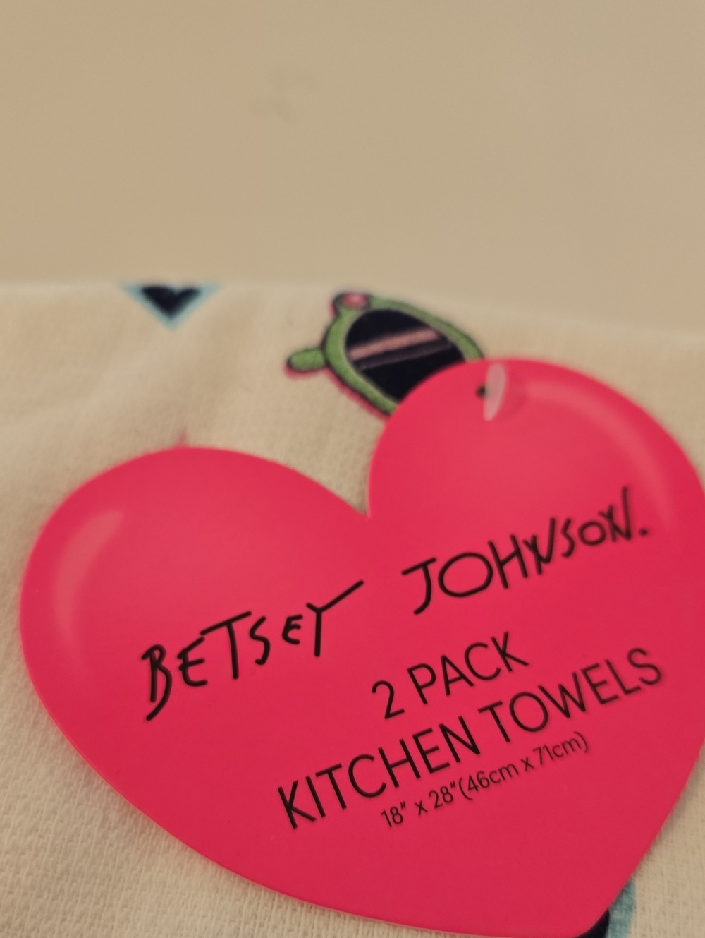 Betsey Johnson White Tennis & Sunglasses Print Towel 2 Pack Kitchen Towels Nwt - Picture 2 of 3